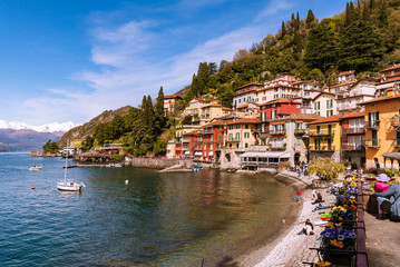 Varenna by the water