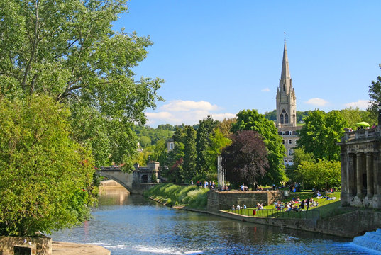 Pastoral scene in Bath, England on the River Avon