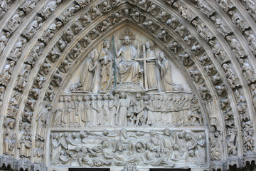 notre dame de paris in the beautiful city of paris france