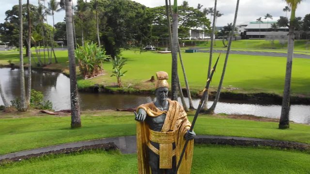 statue of king Kamehameha in hilo hawaii 24k gold