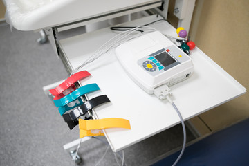 Electrodes for electrocardiograph for ECG recording of the heart