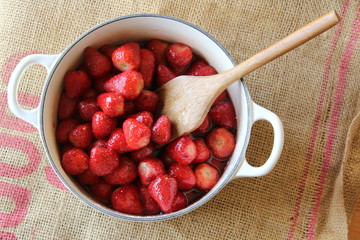 いちごジャム作り