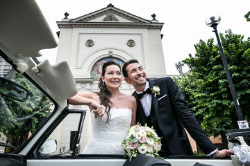 Sposi in villa alla sera