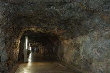 Fototapeta na wymiar Tunnel under the castle