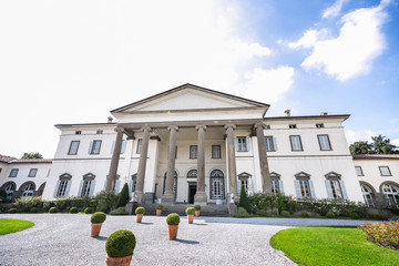 Obraz premium Sposi in villa