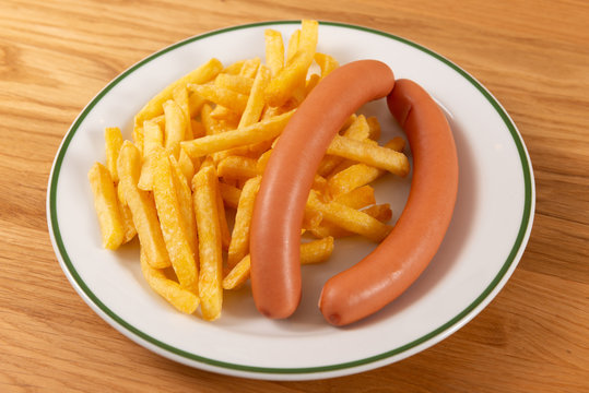 Frankfurter mit Pommes Fites