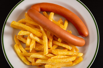 Frankfurter mit Pommes Frites