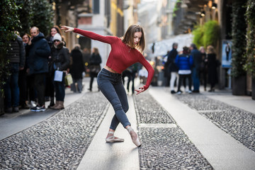 Ballerina Milano Giorgia - Powered by Adobe