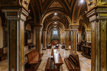 Obraz premium Columns of the crypt of the Cathedral Basilica of San Sabino in Bari.