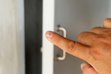 Her fingers were bleeding because of the door clamp, Blood hematoma nails