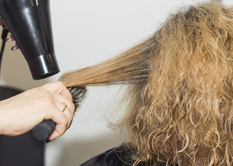 Fototapeta premium blow dry hair