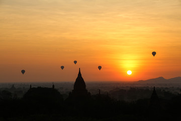 Fototapeta premium Sunrise in Myanmar