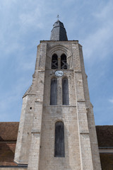 Fototapeta na wymiar Clocher de l'église Saint Aignan à Bonny sur Loire