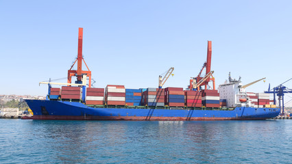 Fototapeta premium Container Ship in port
