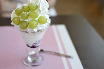 ブドウのパフェ