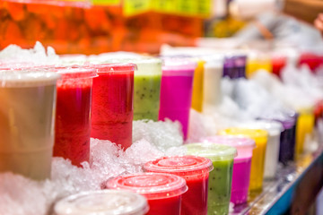 Frucht Smoothie zum Mitnehmen 