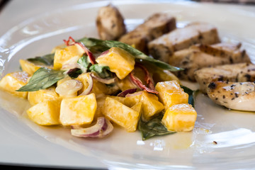 mango salad with grilled chicken