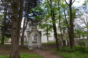 Fototapeta na wymiar chapel in the park