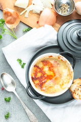 french onion gratin soup