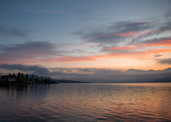 Obraz na płótnie Canvas View of Lake Lucerne (Switzerland) at sunrise