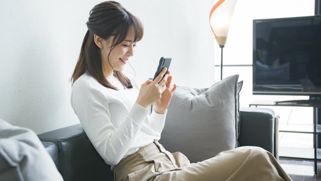 4K・スマートフォン・女性