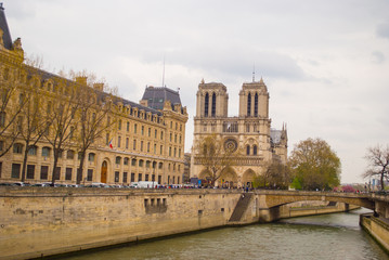 Fototapeta na wymiar View of Paris, in the background, Notre Dame