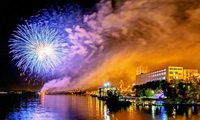 Fototapeta na wymiar Fireworks on the day of the city in Samara.