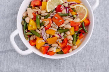 Vegetable salad with beans