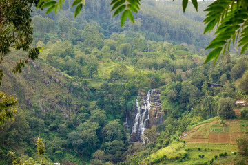 Wasserfall im Hochland von Sri Lanka