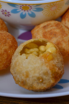 Gol Gappe Or Paani Poori