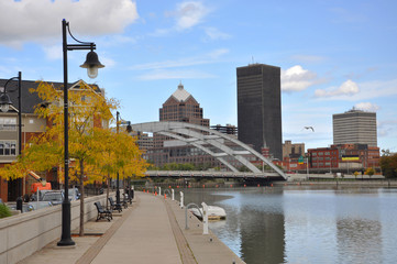 Rochester Downtown Skyline and bridge, Upstate New York, USA. - obrazy, fototapety, plakaty