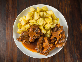 Rabo de toro estofado