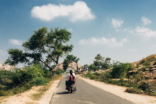 A MOTO SUR LA ROUTE - INDE DU SUD 