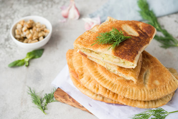 Постное блюдо. Чебуреки с картофелем и грибами. Ужин