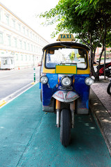 Naklejka premium BANGKOK CITY,THAILAND-NOVEMBER 28, 2015:Tuk tuk taxi in Bangkok city,Thailand.