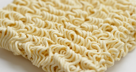 Dry instant noodles