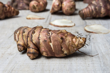 Helianthus tuberosus ou topinambour 