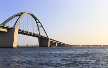 Fototapeta na wymiar Fehmarnsundbrücke - Das Wahrzeichen der Insel Fehmarn