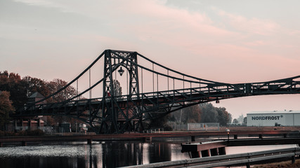 Fototapeta na wymiar Kaiser Wilhelmbrücke