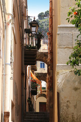Fototapeta na wymiar Typical narrow Italian lane