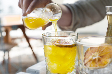 kombucha served in a cafe