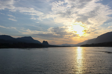 Naklejka premium columbia river gorge vista