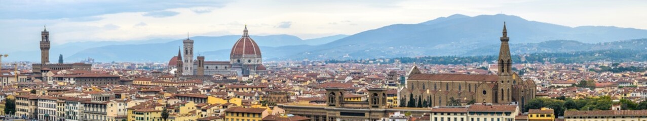 Fototapeta na wymiar Panorama of Autumn Florence - An Autumn day panoramic overview of the historical Old Town of Florence, as seen from Piazzale Michelangelo. Tuscany, Italy.