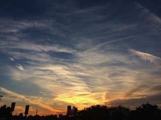 Obraz premium sunset over the city