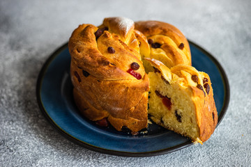 Easter cake craffin