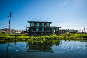 Obraz premium Strolling by boat in Inle Lake, Myanmar.