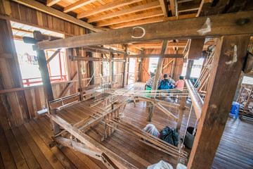 Obraz premium A cotton factory in Inle Lake, Myanmar.