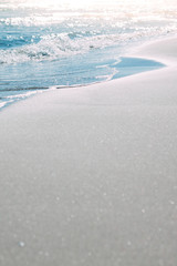 Obraz premium Summer sand beach and seashore waves background