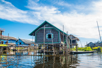 Obraz premium Strolling by boat in Inle Lake, Myanmar.