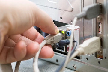 Connecting the Internet cable to the computer